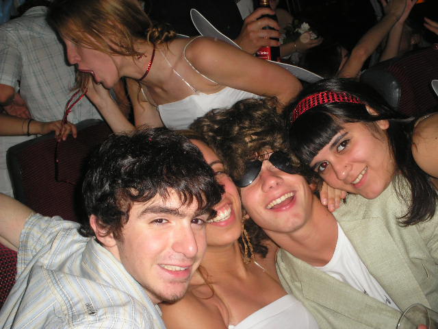 Fer Sabri Toti y Tuvi.jpg